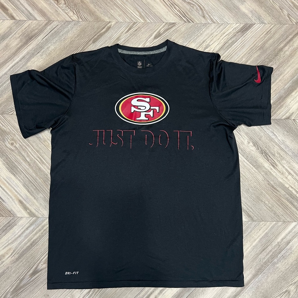 NFL Black and Red Graphic T-Shirt